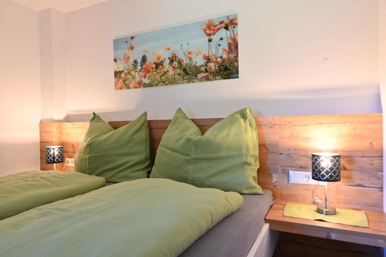 Biohof Auinger, Der Tiererlebnishof Apartment Aurach am Hongar