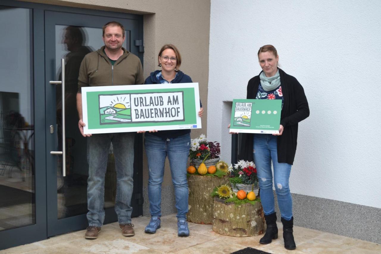 Biohof Auinger, Der Tiererlebnishof * Aurach am Hongar